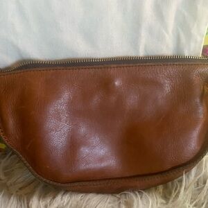 Elegant Brown Crossbody Bag Biggie Bee